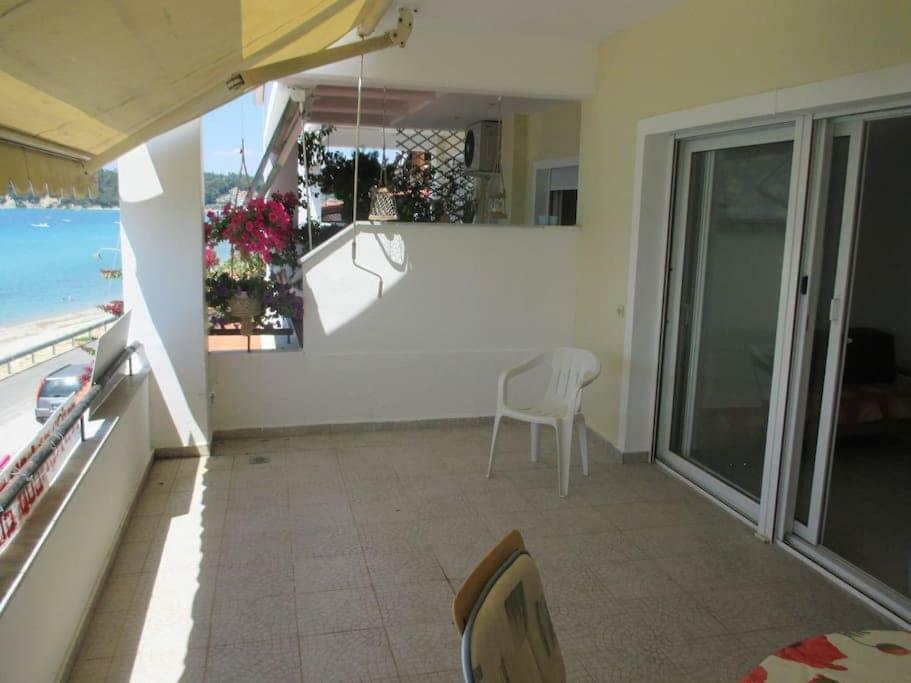 Seaside Beach House Siviri Esterno foto